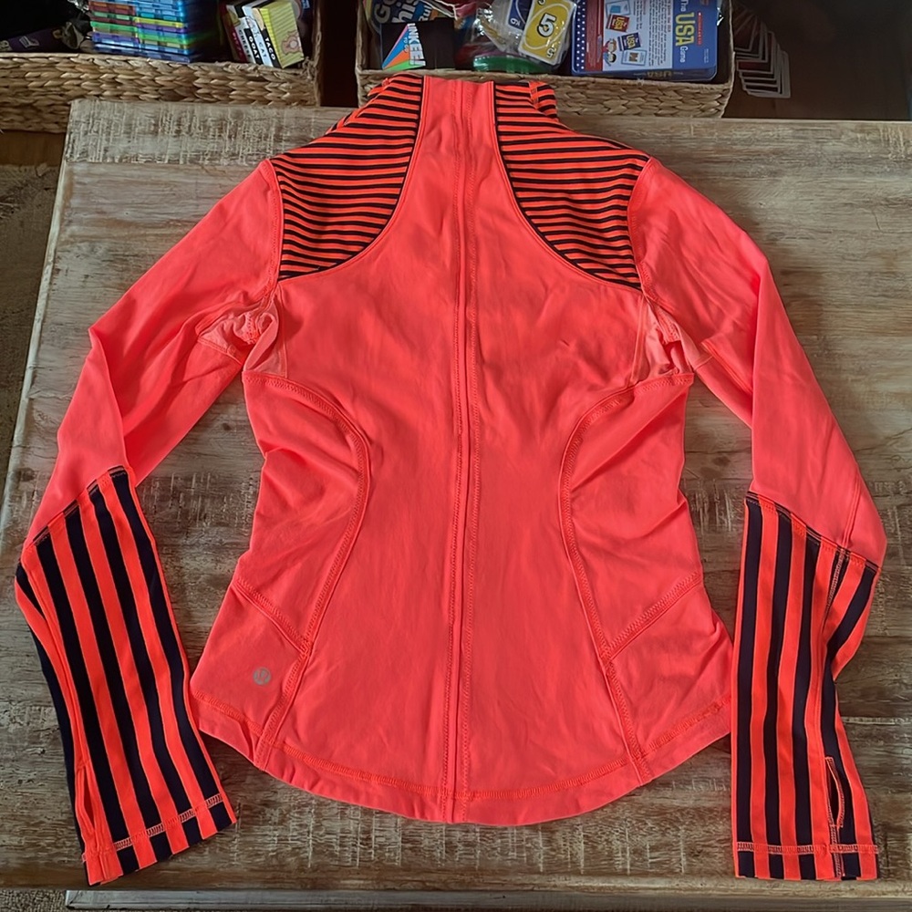Lululemon Jacket - Picture 4 of 10